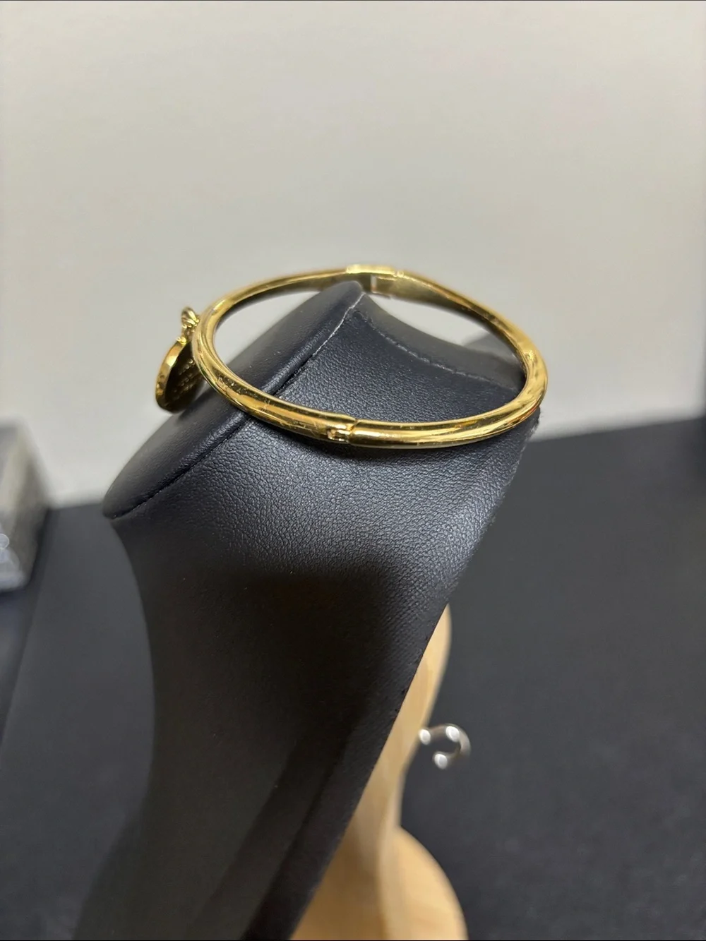 Kate Spade Gold Tone Scorpio Horoscope Charm Social Butterfly Bangle Bracelet - Picture 4 of 9